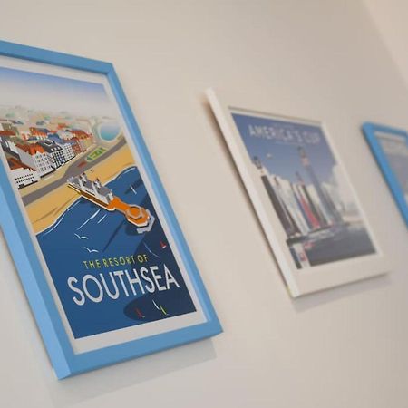Air Maison - Stunning Beach Front Apartment Portsmouth Exteriör bild