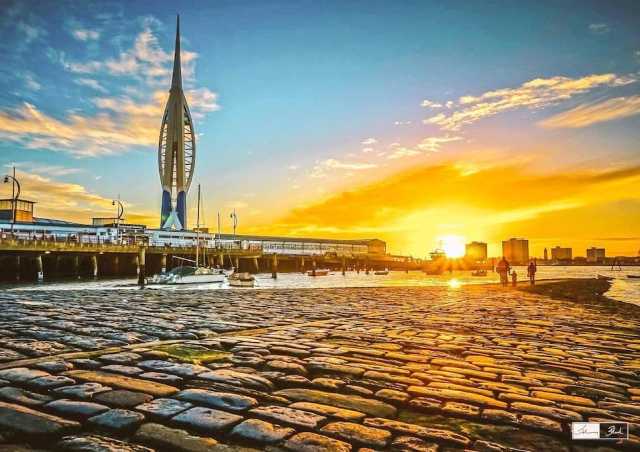 Air Maison - Stunning Beach Front Apartment Portsmouth Exteriör bild