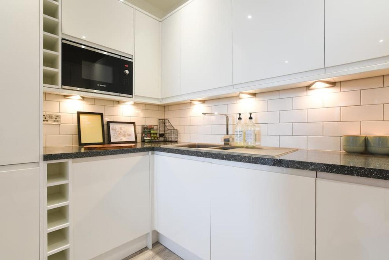 Air Maison - Stunning Beach Front Apartment Portsmouth Exteriör bild