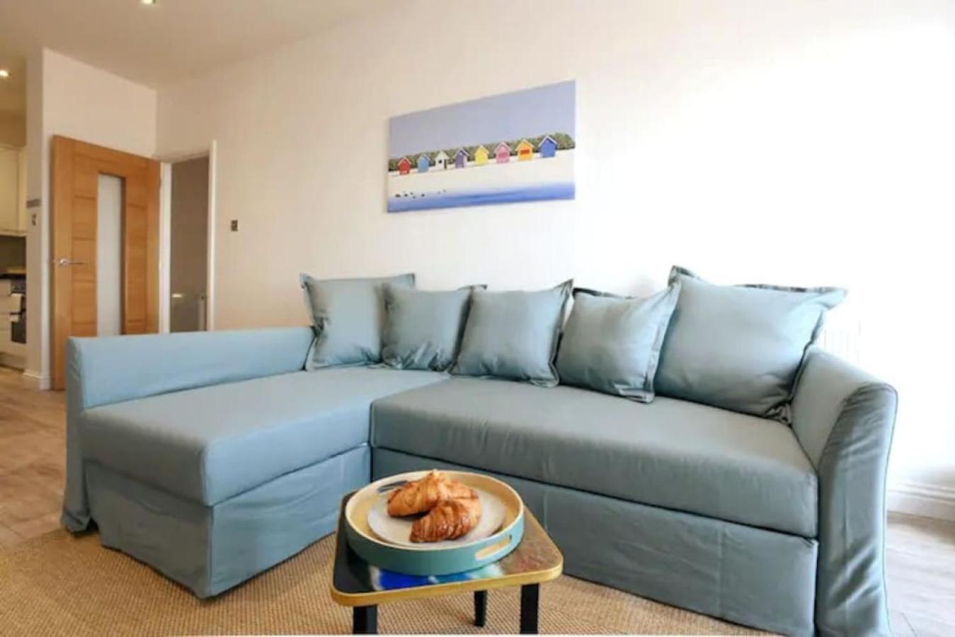 Air Maison - Stunning Beach Front Apartment Portsmouth Exteriör bild